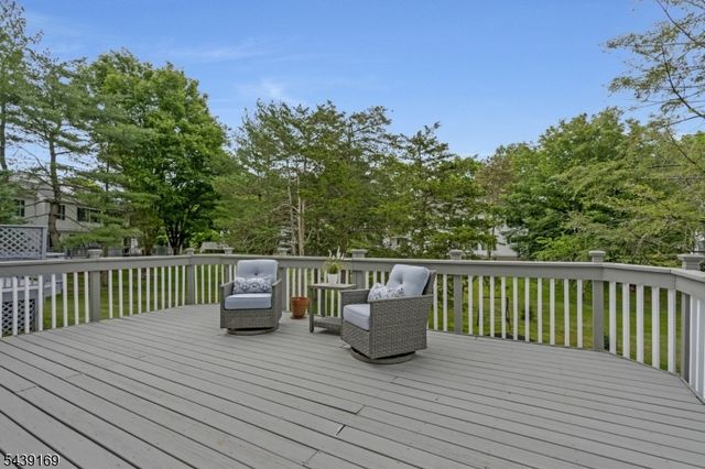 11 Hampton Ct, Bernards Twp., NJ 07920
