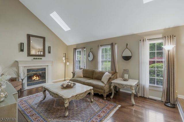 11 Hampton Ct, Bernards Twp., NJ 07920