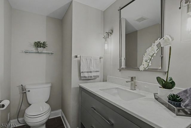 11 Hampton Ct, Bernards Twp., NJ 07920