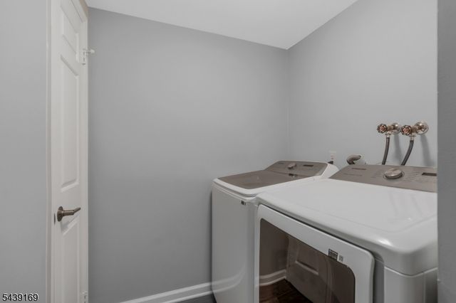 11 Hampton Ct, Bernards Twp., NJ 07920