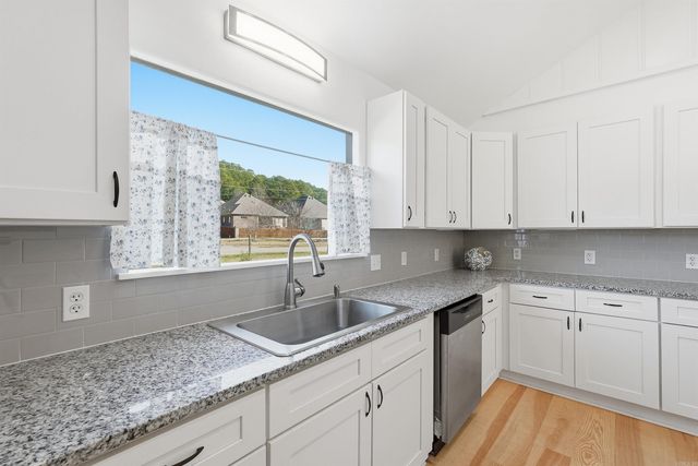 5524 Pinnacle Valley Rd Road, Little Rock, AR 72223