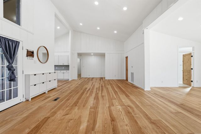 5524 Pinnacle Valley Rd Road, Little Rock, AR 72223