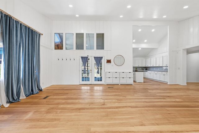 5524 Pinnacle Valley Rd Road, Little Rock, AR 72223