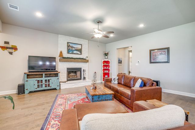 320 Ben Thomas Street, Burleson, TX 76028