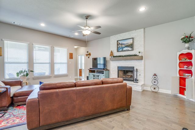 320 Ben Thomas Street, Burleson, TX 76028