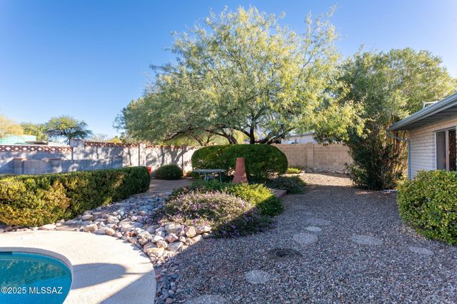 1860 W Zarragoza Place, Tucson, AZ 85704