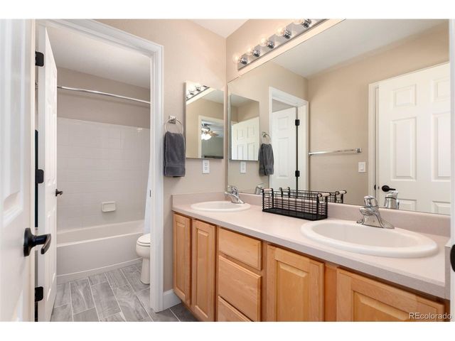 4826 S Ireland St, Aurora, CO 80015