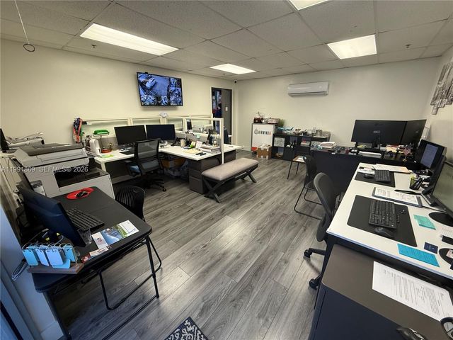 2355 NW 70th Ave D-3, Miami, FL 33122