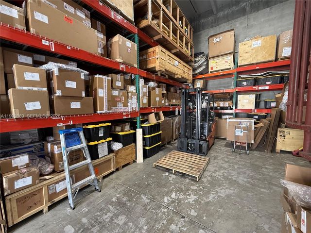 2355 NW 70th Ave D-3, Miami, FL 33122