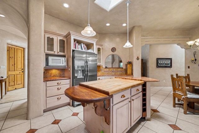 15 Calle Cal, Santa Fe, NM 87508