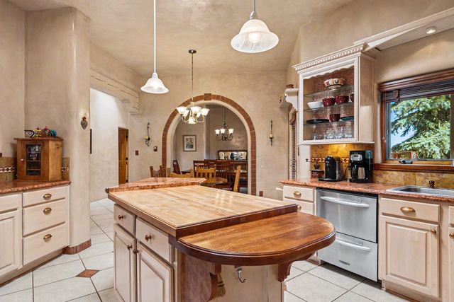 15 Calle Cal, Santa Fe, NM 87508