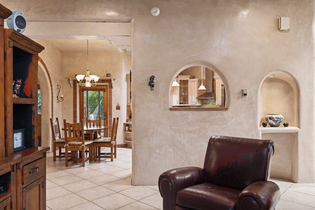 15 Calle Cal, Santa Fe, NM 87508