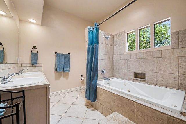 15 Calle Cal, Santa Fe, NM 87508