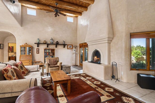 15 Calle Cal, Santa Fe, NM 87508