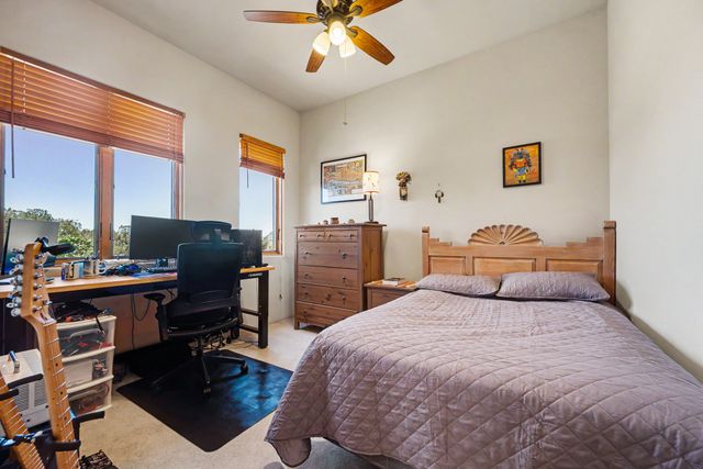 15 Calle Cal, Santa Fe, NM 87508