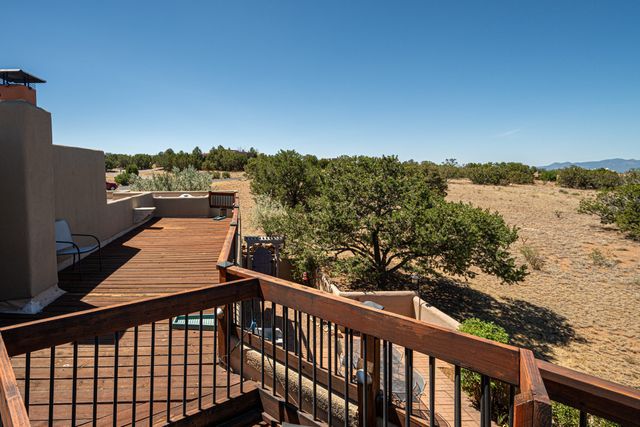 15 Calle Cal, Santa Fe, NM 87508