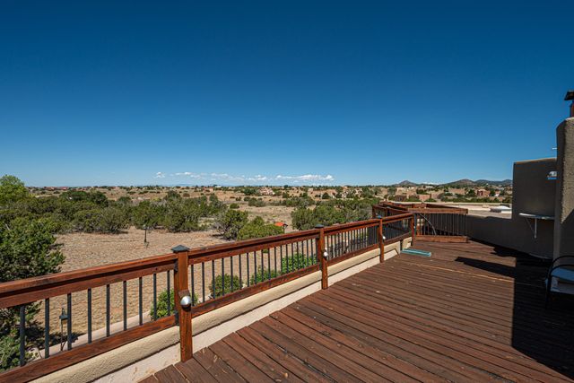 15 Calle Cal, Santa Fe, NM 87508