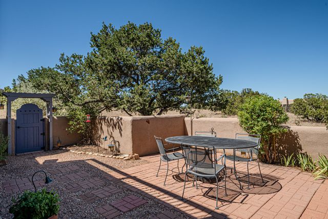 15 Calle Cal, Santa Fe, NM 87508