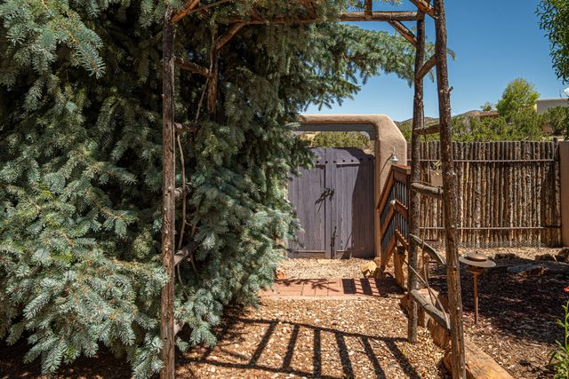 15 Calle Cal, Santa Fe, NM 87508