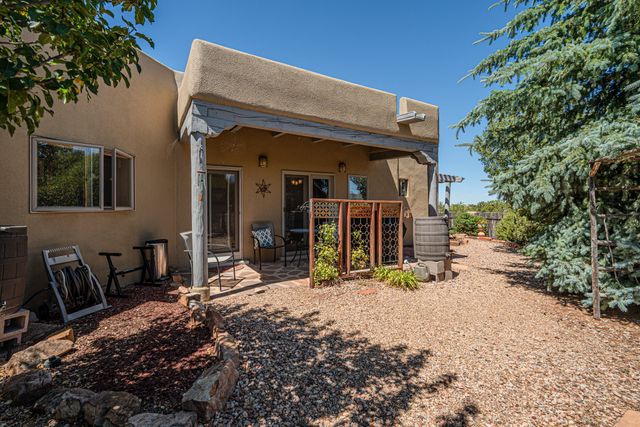 15 Calle Cal, Santa Fe, NM 87508