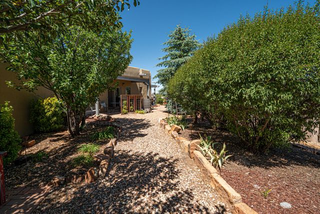 15 Calle Cal, Santa Fe, NM 87508