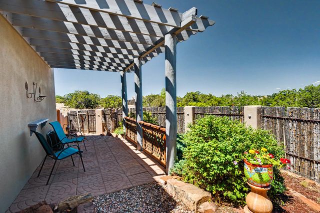 15 Calle Cal, Santa Fe, NM 87508
