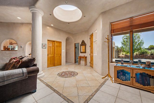 15 Calle Cal, Santa Fe, NM 87508