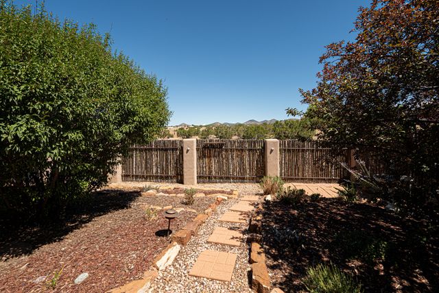 15 Calle Cal, Santa Fe, NM 87508