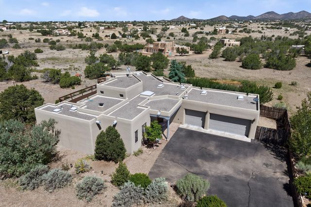 15 Calle Cal, Santa Fe, NM 87508