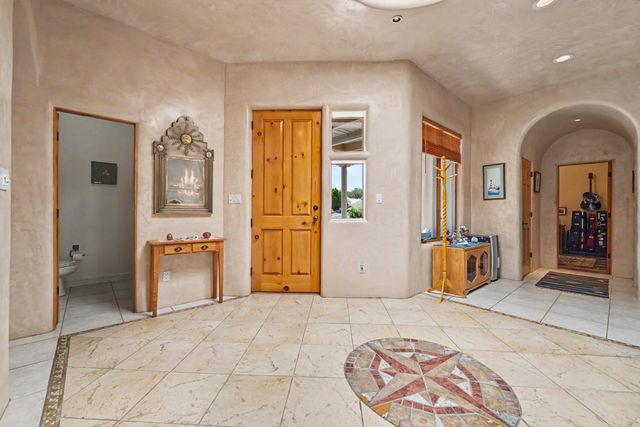 15 Calle Cal, Santa Fe, NM 87508