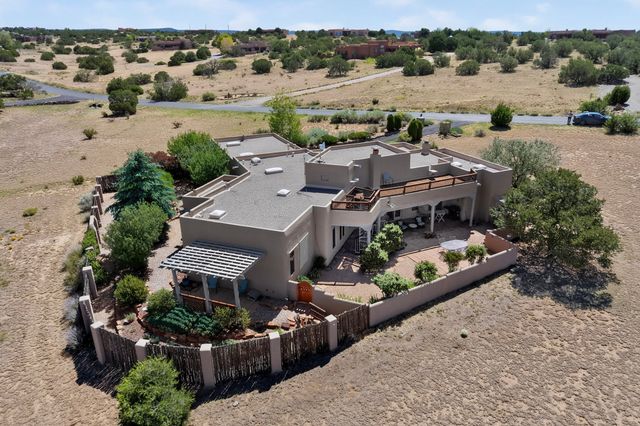 15 Calle Cal, Santa Fe, NM 87508