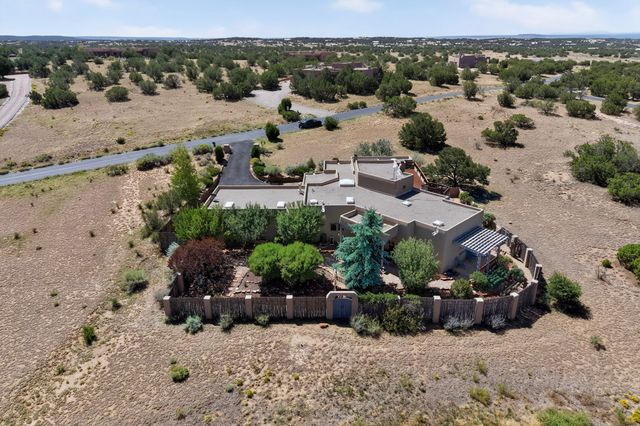 15 Calle Cal, Santa Fe, NM 87508