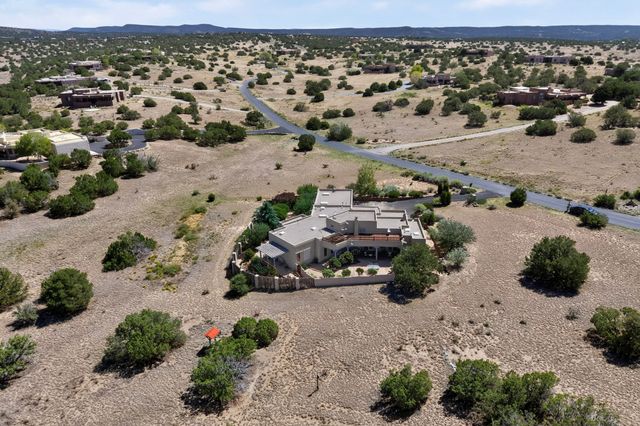 15 Calle Cal, Santa Fe, NM 87508