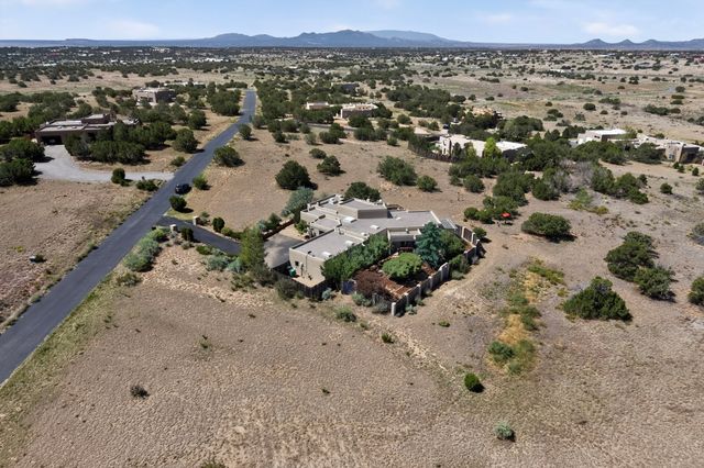 15 Calle Cal, Santa Fe, NM 87508