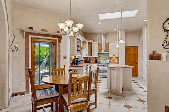 15 Calle Cal, Santa Fe, NM 87508