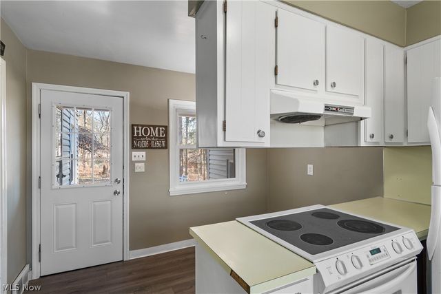 3616 Everett Drive, Norton, OH 44203