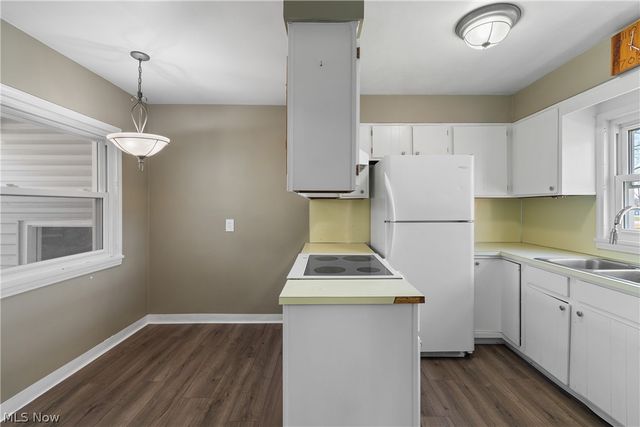 3616 Everett Drive, Norton, OH 44203