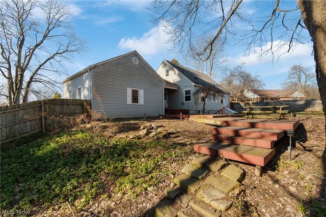 3616 Everett Drive, Norton, OH 44203