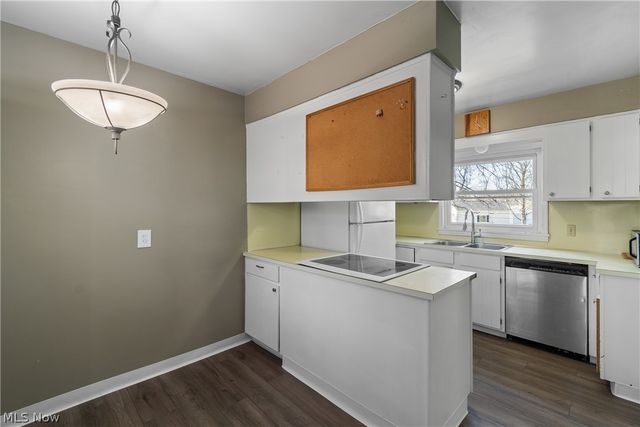 3616 Everett Drive, Norton, OH 44203