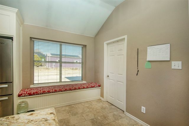 605 Lakeridge Drive, Lavon, TX 75166