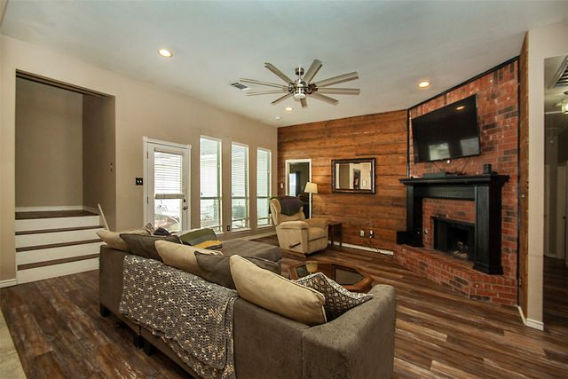 605 Lakeridge Drive, Lavon, TX 75166