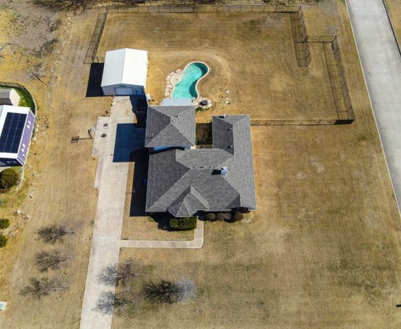 605 Lakeridge Drive, Lavon, TX 75166