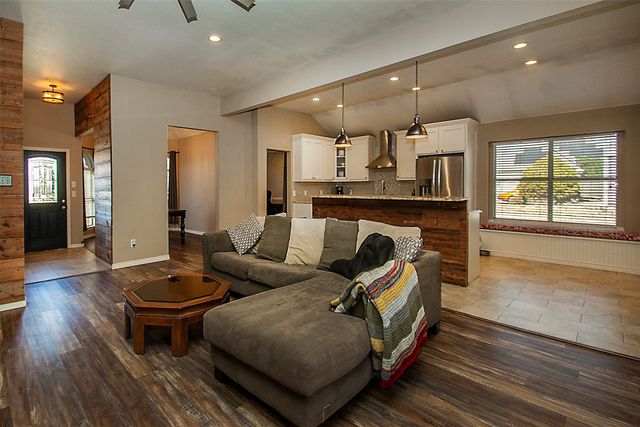 605 Lakeridge Drive, Lavon, TX 75166