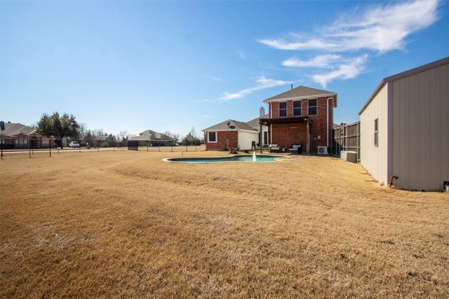 605 Lakeridge Drive, Lavon, TX 75166