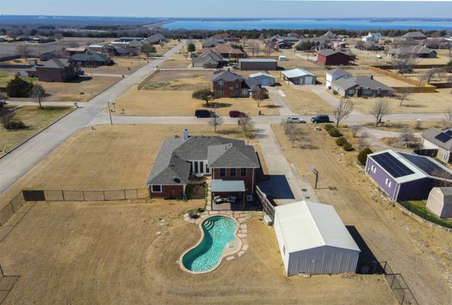 605 Lakeridge Drive, Lavon, TX 75166