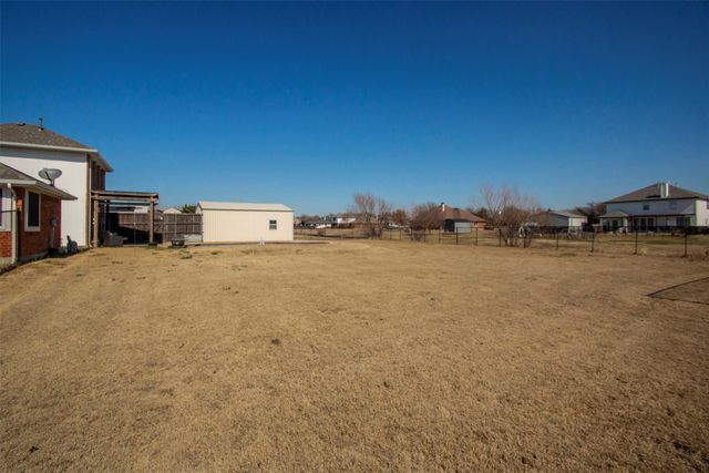 605 Lakeridge Drive, Lavon, TX 75166
