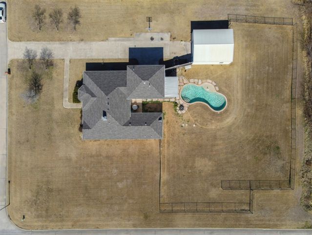 605 Lakeridge Drive, Lavon, TX 75166