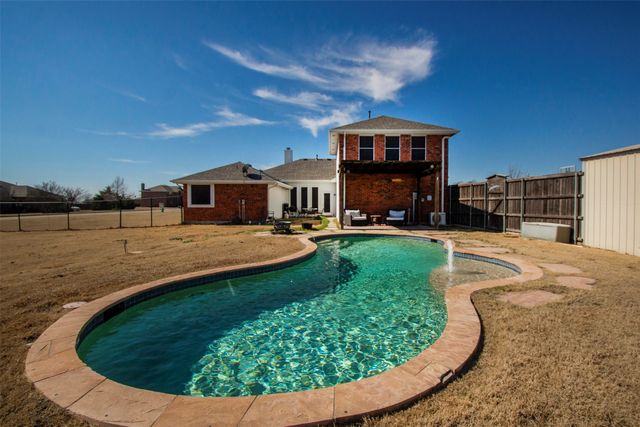 605 Lakeridge Drive, Lavon, TX 75166