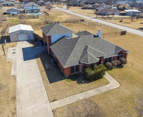 605 Lakeridge Drive, Lavon, TX 75166