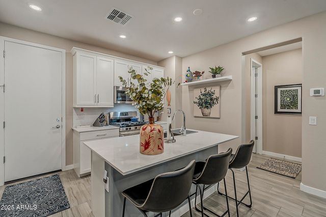 4077 S SABRINA Drive 70, Chandler, AZ 85248